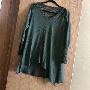 Long dress shirt in olive (boutique) new